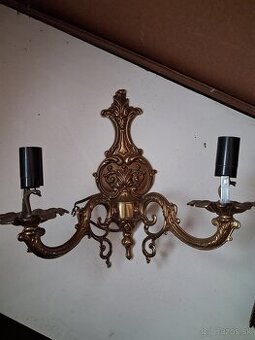 Masívne mosadzné nastene svietidlo-starozitni barokový  styl
