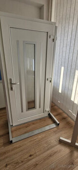 Predám plastové vchodové dvere