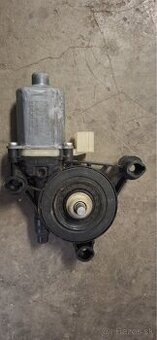 Ľavý motorček sťahovania  Škoda Karoq , Kodiaq , Superb 3