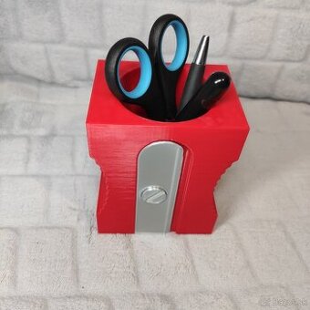 Dizajnový stojanok na ceruzky a nožnice – 3D tlač