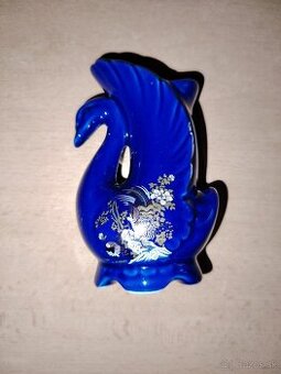 Krásna modrá keramická vázička