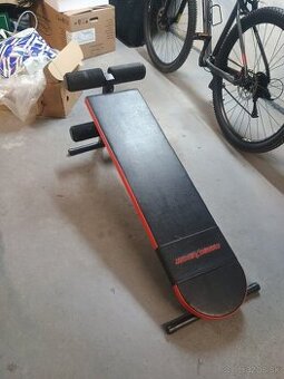 Lavica šikmá na posilňovanie brucha