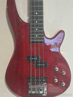 basgitara s kratkou menzurou