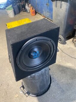 Subwoofer do auta