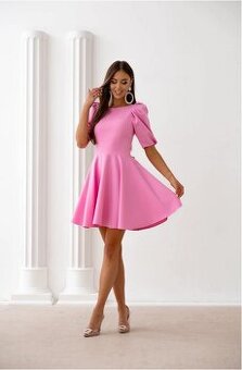 Ružové šaty s puff rukávmi  veľkosť 34