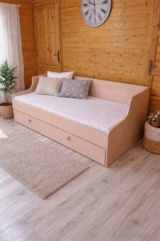 Kvalitná posteľ 90x200cm so šuflíkom a matracom