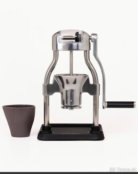 Mlyncek na kavu Rok Grinder GC