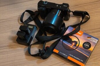 Sony a6000 + Sony E 50 mm f/1.8 OSS + príslušenstvo