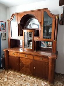 Predám starožitný nábytok - sekretár z roku 1911 - 1
