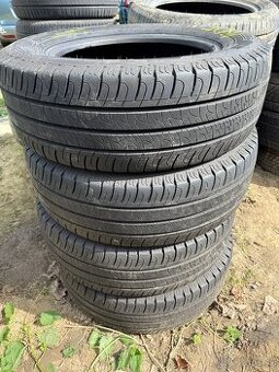 27. Nakladne pneu 215/65 R16 C 106/104 H RV2023