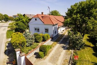 Krásny vidiecky dom v Janíkoch s veľkým pozemkom