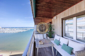 Lukratívny apartmán 4+1 s balkónom Torrevieja-Španielsko