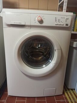 Pračka electrolux 5kg prádla