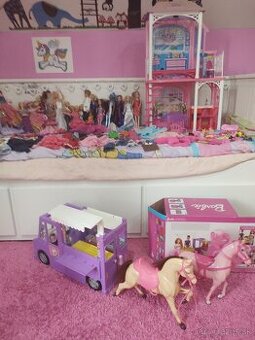Domček pre Barbie s karavanom a doplnkami