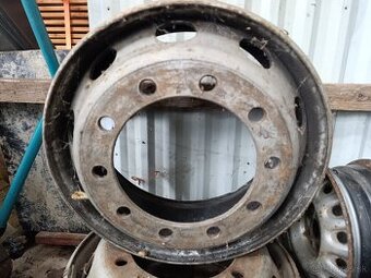 Kolesa na vlek R22,5