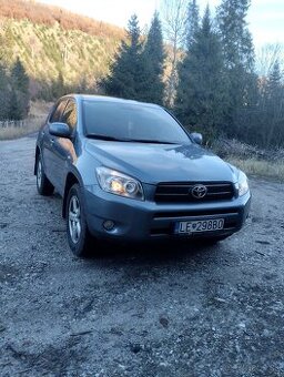Toyota RAV4 2.0 Benzín