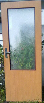 Vnútorné pravé 700 dvere so zasklením, ročník 90