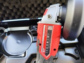 Predam brusku Milwaukee M18FSAG125XB-0X