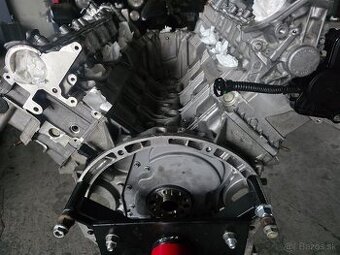 Predam motor Mercedes V8 500 benzin