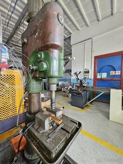 Vŕtačka  stojanová