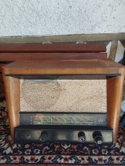 Stare radio Tesla
