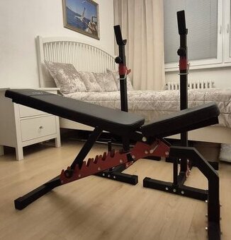 Lavička a stojany na cvičenie
