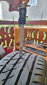 225/45 R17 Y
