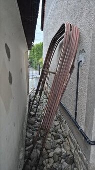 Skladacia garaz konštrukcia.