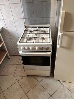 Plynovy sporak s elektrickou rurou