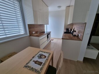 Predám moderne zariadený 3 izbový byt s veľkou terasou