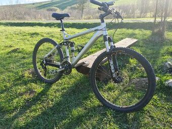 Celoodpruzeny bicykel canyon racing fs30