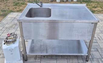 Nerezový stôl s drezom a bojlérom na teplú vodu - 1