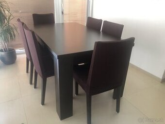 Jedálenský stôl a 6 stoličiek v rovnakom dizajne - 100 €