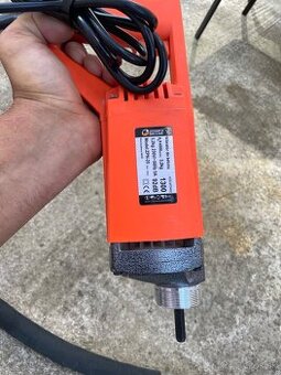 Elektricky vivrátor do betonu