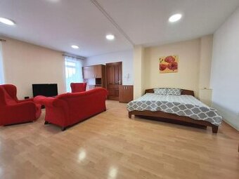 PRENÁJOM: 1 IZBOVÝ BYT 40M2 FRANCÚZSKY BALKÓN, CENTRUM, SVIT