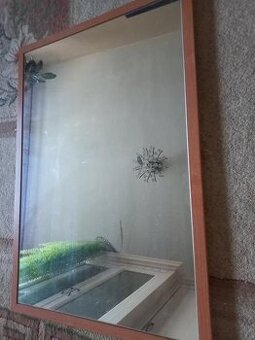 Zrkadlo v drevenom ráme - osobný odber