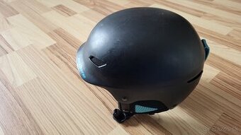 Predám juniorskú lyžiarsku helmu veľkosť S/M 52-56 cm.