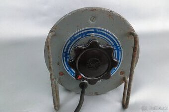 Regulátor napätia RT4 na triodin .