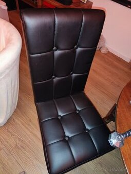 Štyri koženkové stoličky