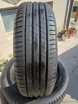 225/60 r18 letné pneumatiky ,Pirelli