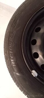 Letné pneumatiky 175/65 R14 + plechové disky  rozteč 4x108mm