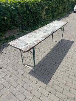 Darujem pracovny stolik