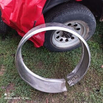 Predam chromovy kryt na rezervu na Suzuki