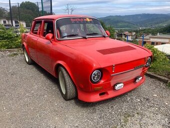 Skoda 100