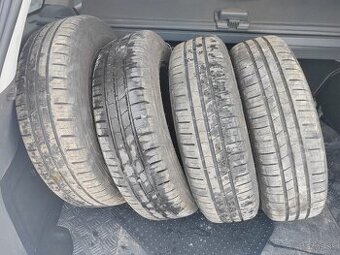Letné pneu s plechovými diskami 5x100 r14 vyvážené