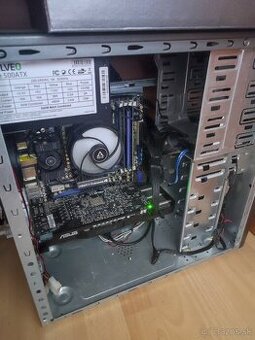 Na predaj: Stolný počítač 6-jadrový, 12 GB RAM