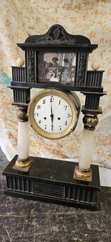Starožitné hodiny biedermeier
