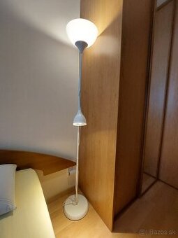 Voľne stojaca lampa