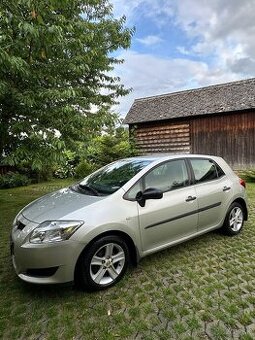 Toyota Auris 1.4 VVT-i, benzín,