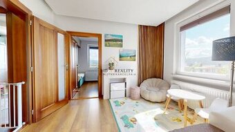 PREDAJ, 4-Izbový byt Slnečná,loggia a balkón Banská Bystrica